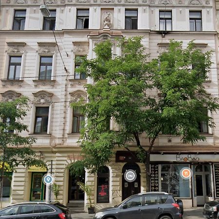 Quite Loft With Balcony And 3 Air Conditioners Prague Exterior photo