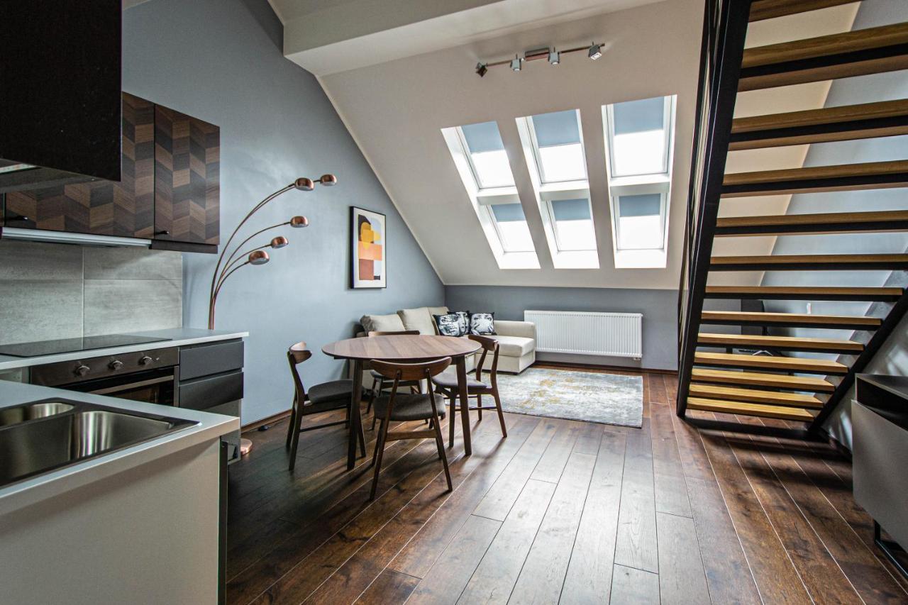 Quite Loft With Balcony And 3 Air Conditioners Prague Exterior photo