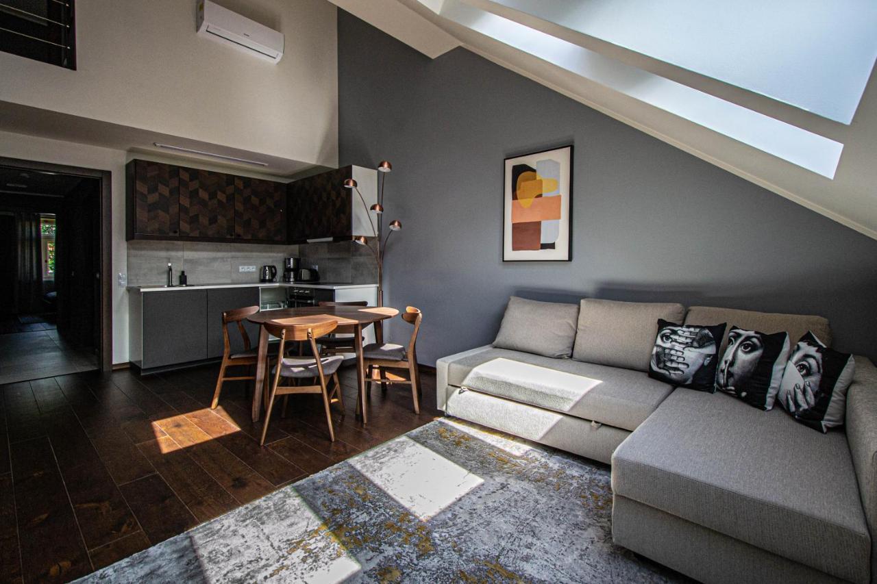 Quite Loft With Balcony And 3 Air Conditioners Prague Exterior photo