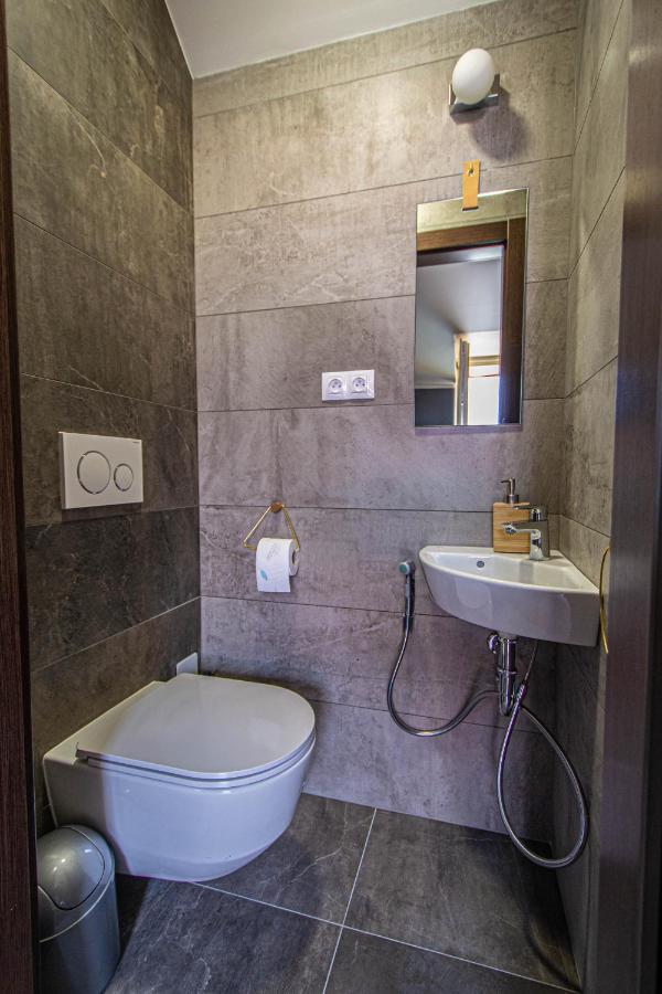 Quite Loft With Balcony And 3 Air Conditioners Prague Exterior photo
